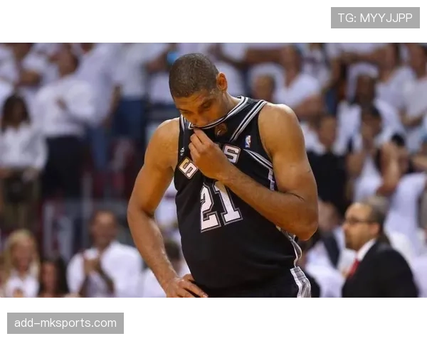 埃文·莫布里挡拆吸引防守拉开空间提升内线得分效率